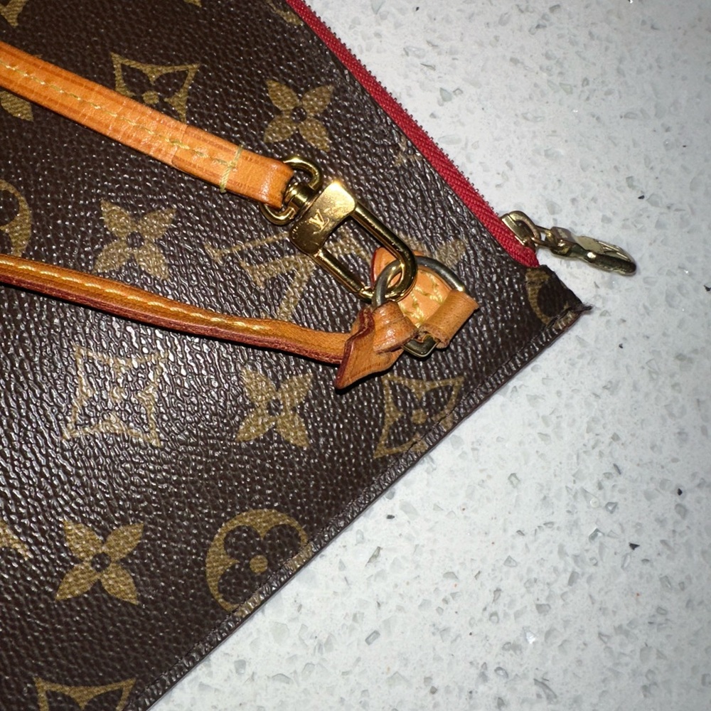 LV Neverfull MM Bag - Picture 12 of 16